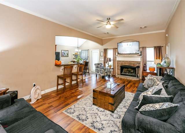 Property at 3726 Sabine Pass Dr, Bossier City, LA 71111, 3 beds, 2 baths