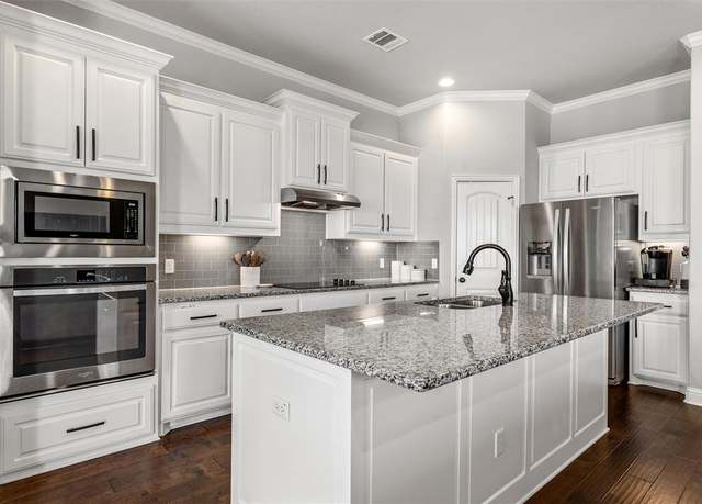 Property at 260 Oak Meadow Trl, Mcgregor, TX 76657, 4 beds, 2.5 baths