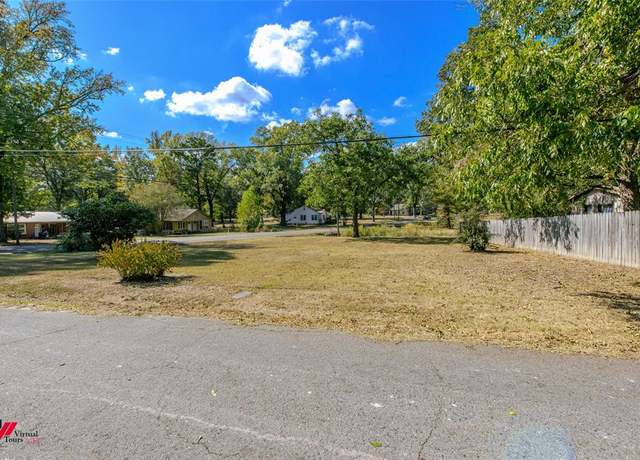 Property at 610 Reynolds St, Springhill, LA 71075