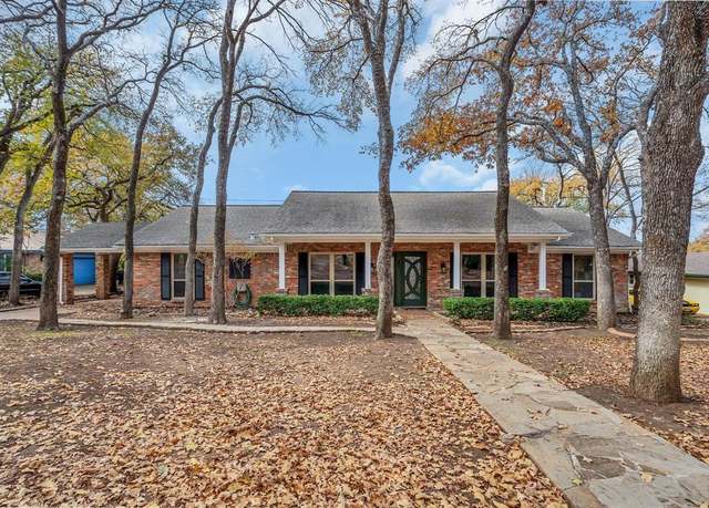 Property at 21 Devonshire Dr, Bedford, TX 76021, 4 beds, 2.5 baths