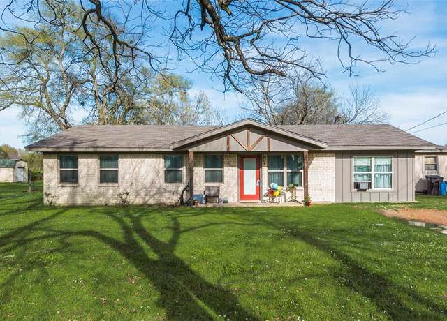Property at 305 Airport Rd, Reno, TX 75462, 3 beds, 2 baths
