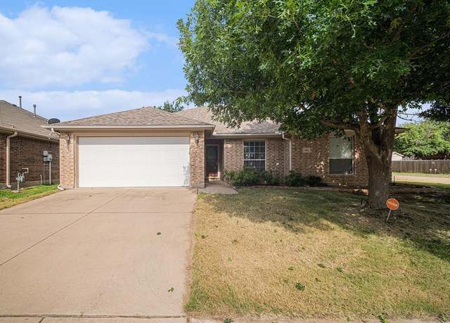 Property at 600 Swift Current Dr, Crowley, TX 76036, 4 beds, 2 baths