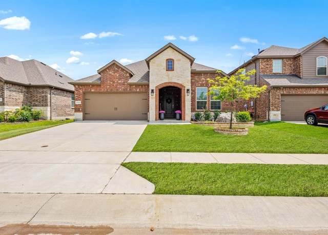 Property at 10920 Los Alamos Dr, Aubrey, TX 76227, 3 beds, 2 baths
