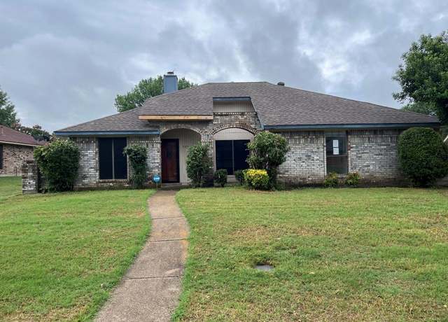 Property at 909 Worthington Dr, Desoto, TX 75115, 3 beds, 2 baths
