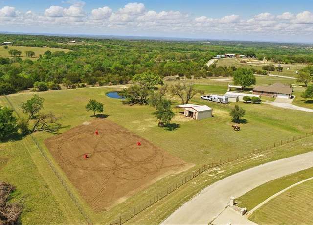 Property at 202 Hill Valley Dr, Stephenville, TX 76401, 3 beds, 3 baths