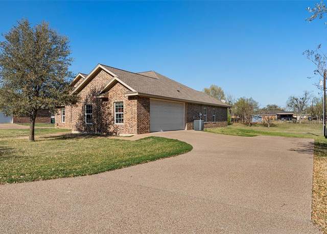 Property at 516 Celeste Dr, Robinson, TX 76706, 3 beds, 2 baths