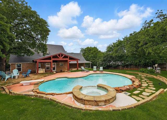 Property at 1457 Woodlawn Ct, Keller, TX 76262, 4 beds, 2.5 baths
