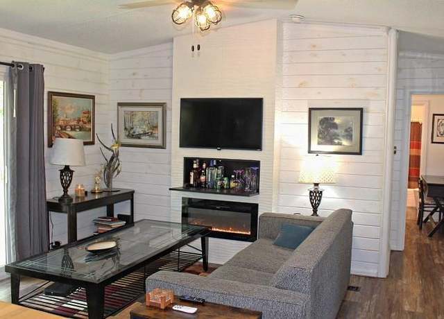Property at 14617 San Jacinto Dr, Log Cabin, TX 75148, 2 beds, 2 baths