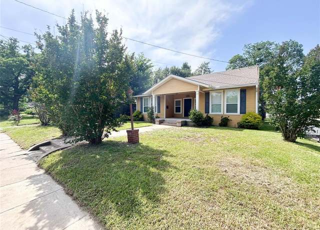 Property at 1500 Elmwood Ave, Corsicana, TX 75110, 3 beds, 2 baths