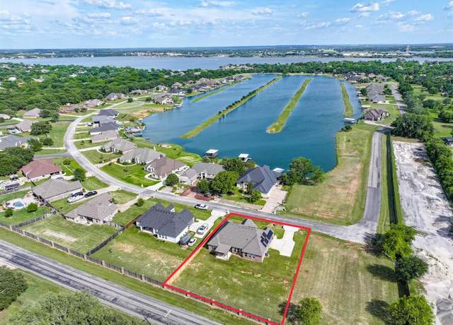 Property at 3609 Upper Lake Cir, Granbury, TX 76049, 4 beds, 3 baths