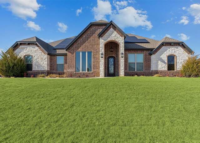 Property at 3609 Upper Lake Cir, Granbury, TX 76049, 4 beds, 3 baths