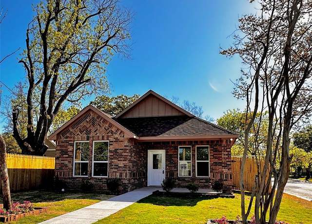 Property at 202 Mansfield Rd, Cleburne, TX 76031, 3 beds, 2 baths
