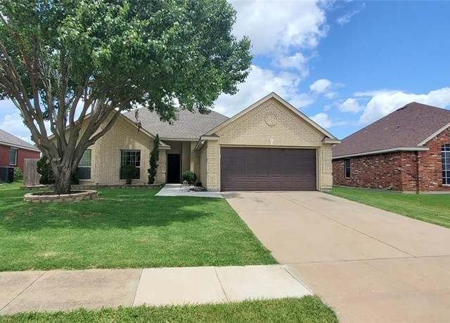 Property at 1010 Remington Ranch Rd, Mansfield, TX 76063, 4 beds, 2 baths