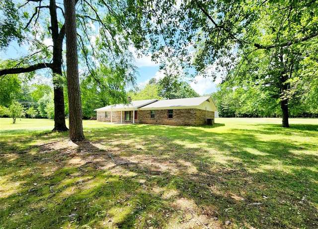 Property at 3514 Buchanan Loop Rd, Texarkana, TX 75501, 3 beds, 2 baths