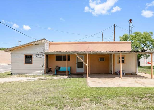 Property at 201 S 1st St, Bangs, TX 76823, 2 beds, 1 bath