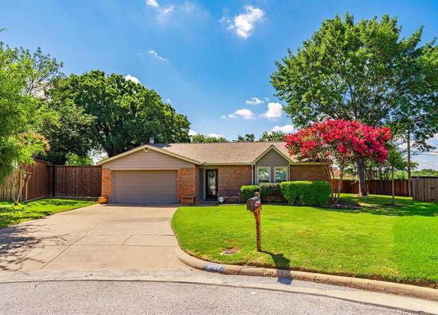 Property at 3727 French Wood Dr, Arlington, TX 76016, 3 beds, 2 baths