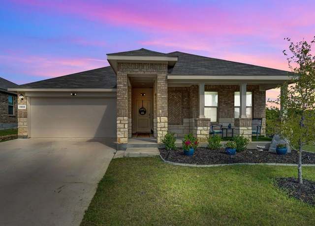 Property at 5800 Bull Creek Ln, Denton, TX 76226, 3 beds, 2 baths
