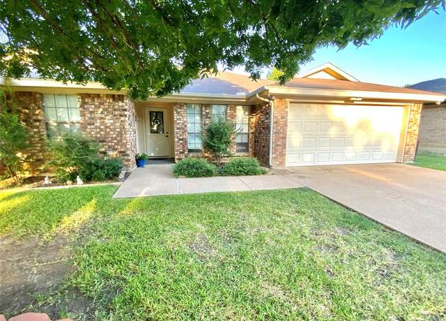 Property at 793 Santa Fe Trl, Keller, TX 76248, 4 beds, 2 baths