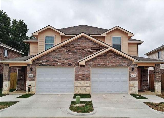 Property at 2338 Kingsway Dr, Arlington, TX 76012, 3 beds, 2.5 baths