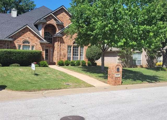 Property at 4519 Edge Creek Ln, Arlington, TX 76017, 4 beds, 3.5 baths