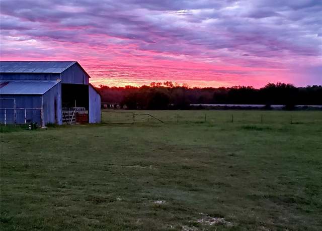 Property at 3061 Turkey Creek Rd, Sunset, TX 76270, 2 beds, 1 bath