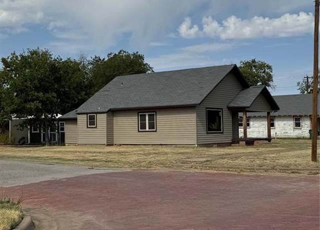 Property at 510 Cain St, Quanah, TX 79252, 2 beds, 1 bath