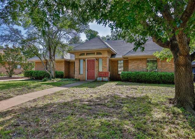 Property at 1916 N Lake Trl, Denton, TX 76201, 3 beds, 2 baths