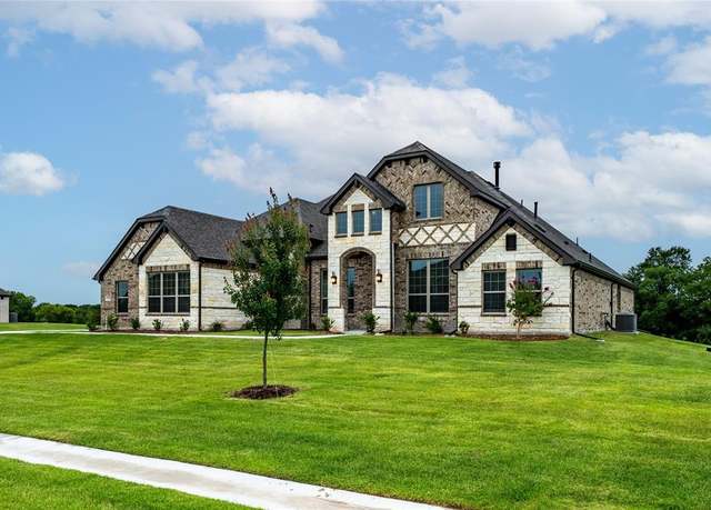 Property at 8330 Forest Glade, Greenville, TX 75402, 5 beds, 3.5 baths