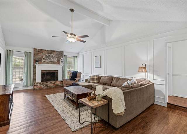 Property at 6737 Oliver Dr, North Richland Hills, TX 76180, 3 beds, 2 baths
