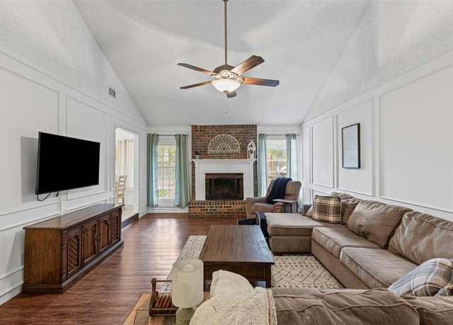 Property at 6737 Oliver Dr, North Richland Hills, TX 76180, 3 beds, 2 baths