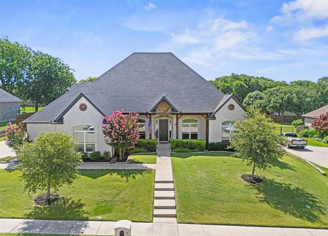 Property at 136 Ocotillo Dr, Waxahachie, TX 75165, 4 beds, 3 baths