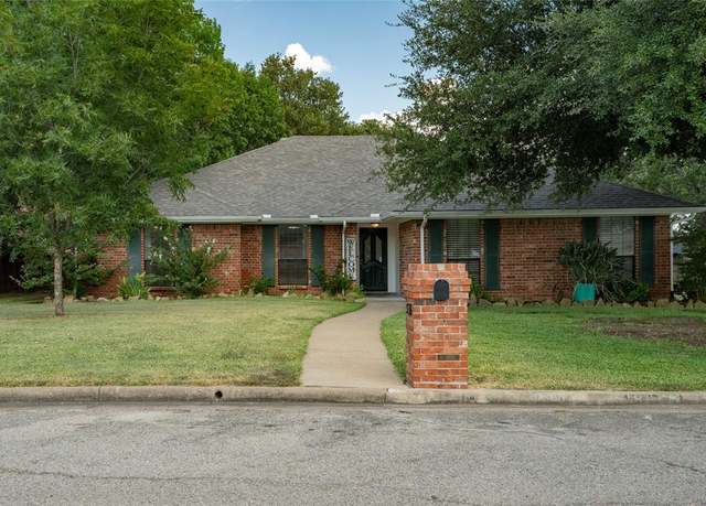 Property at 536 Leatherwood Ln, Greenville, TX 75402, 3 beds, 2 baths
