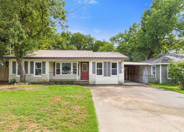 Property at 1014 Moss St, Gainesville, TX 76240, 3 beds, 1 bath