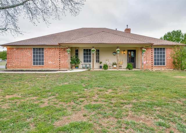 Property at 2213 Overland Dr, Bridgeport, TX 76426, 4 beds, 3 baths
