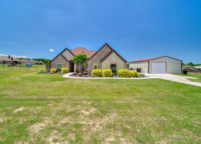 Property at 129 Spring Meadow Dr, Springtown, TX 76082, 4 beds, 2 baths