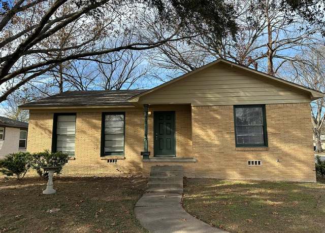 Property at 2900 College Cir, Corsicana, TX 75110, 3 beds, 1 bath