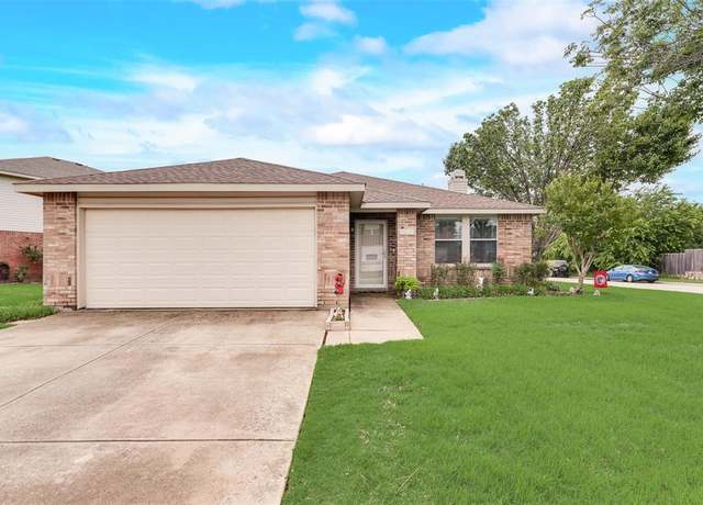 Property at 5600 Camarillo Dr, Fort Worth, TX 76244, 3 beds, 2 baths