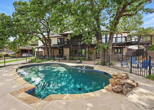 Property at 5 Horseshoe Dr, Highland Village, TX 75077, 4 beds, 3 baths