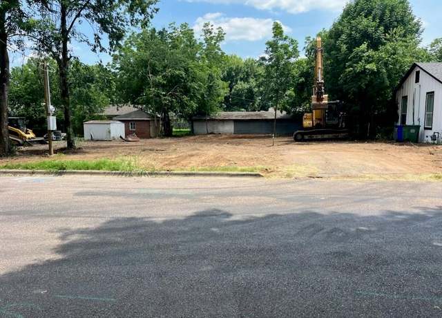 Property at 210 North Ave, Whitesboro, TX 76273