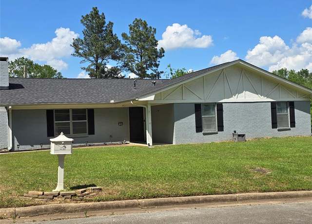 Property at 1504 Woodway Ln, Gilmer, TX 75644, 4 beds, 2 baths