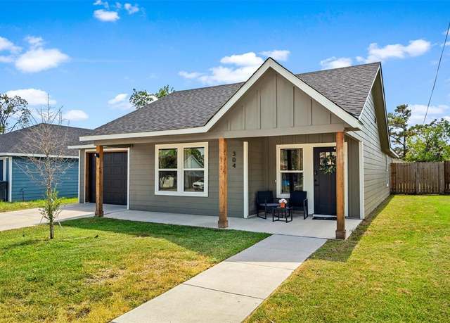 Property at 304 Thomas St, Terrell, TX 75160, 3 beds, 2 baths