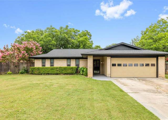 Property at 2507 16th St, Brownwood, TX 76801, 3 beds, 2 baths