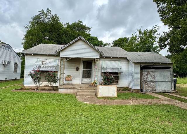 Property at 1703 N Montclair Ave, Dallas, TX 75208, 2 beds, 1 bath