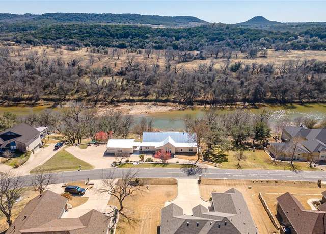 Property at 9700 Ravenswood Rd, Granbury, TX 76049, 3 beds, 3 baths