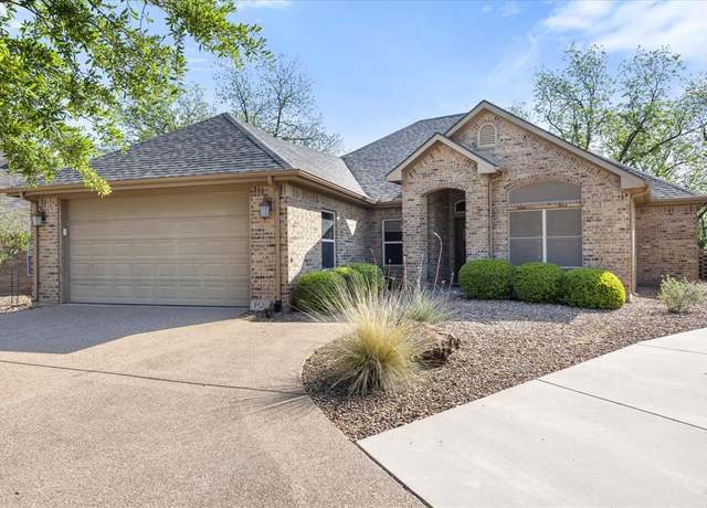 Property at 9521 Nutcracker Ct, Granbury, TX 76049, 3 beds, 2 baths