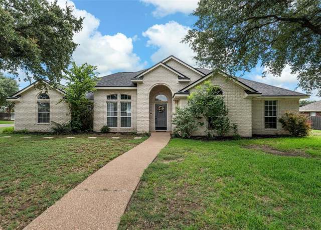 Property at 1200 Stonehill Cir, Hewitt, TX 76643, 4 beds, 2 baths