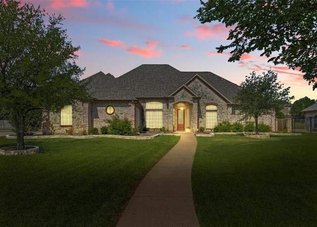 Property at 811 Shady Bend Dr, Kennedale, TX 76060, 4 beds, 3.5 baths