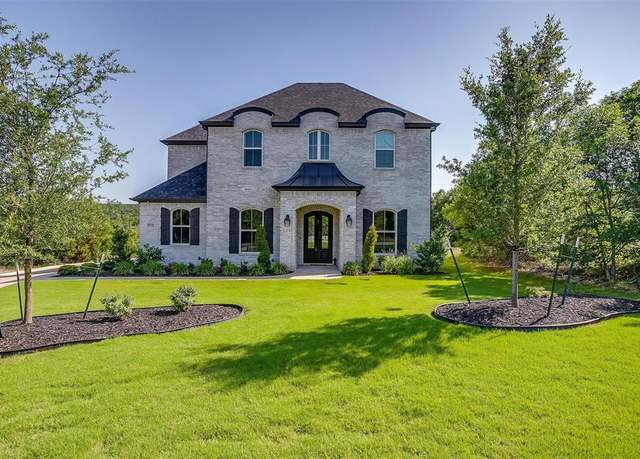 Property at 8732 Fullerton Dr, Cleburne, TX 76033, 4 beds, 3 baths