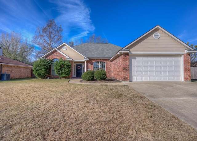 Property at 2305 Brookhaven Dr, Bossier City, LA 71111, 3 beds, 2 baths