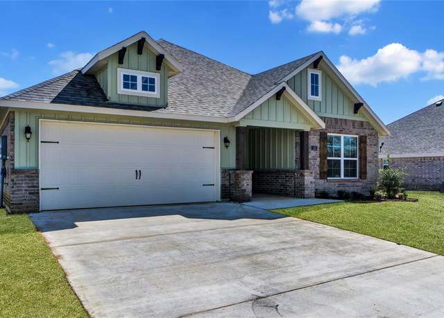 Property at 101 Olivia St, Hillsboro, TX 76645, 3 beds, 2 baths
